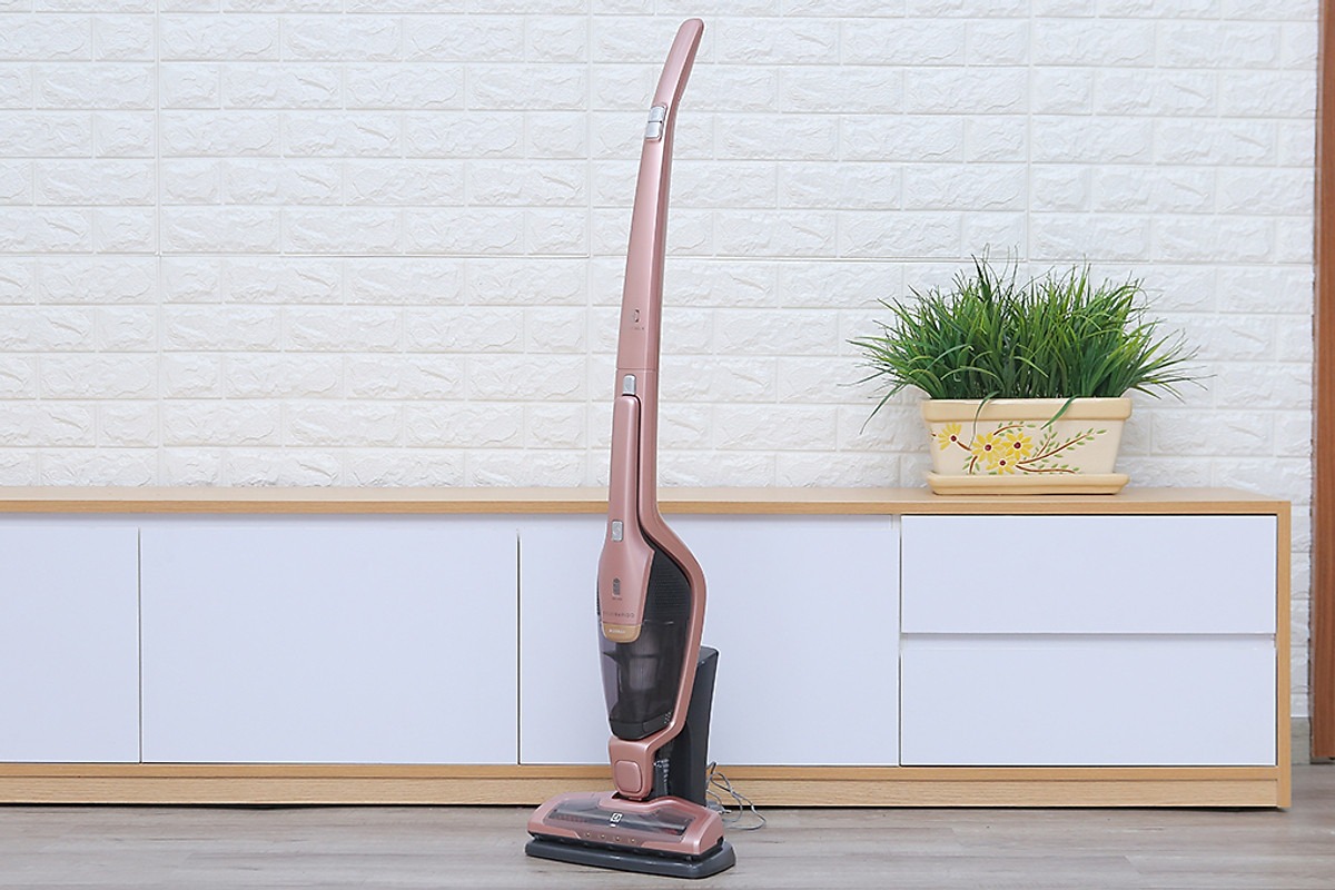 Máy hút bụi Electrolux ZB3414AK tự do di chuyển, làm sạch mọi ngóc ngách