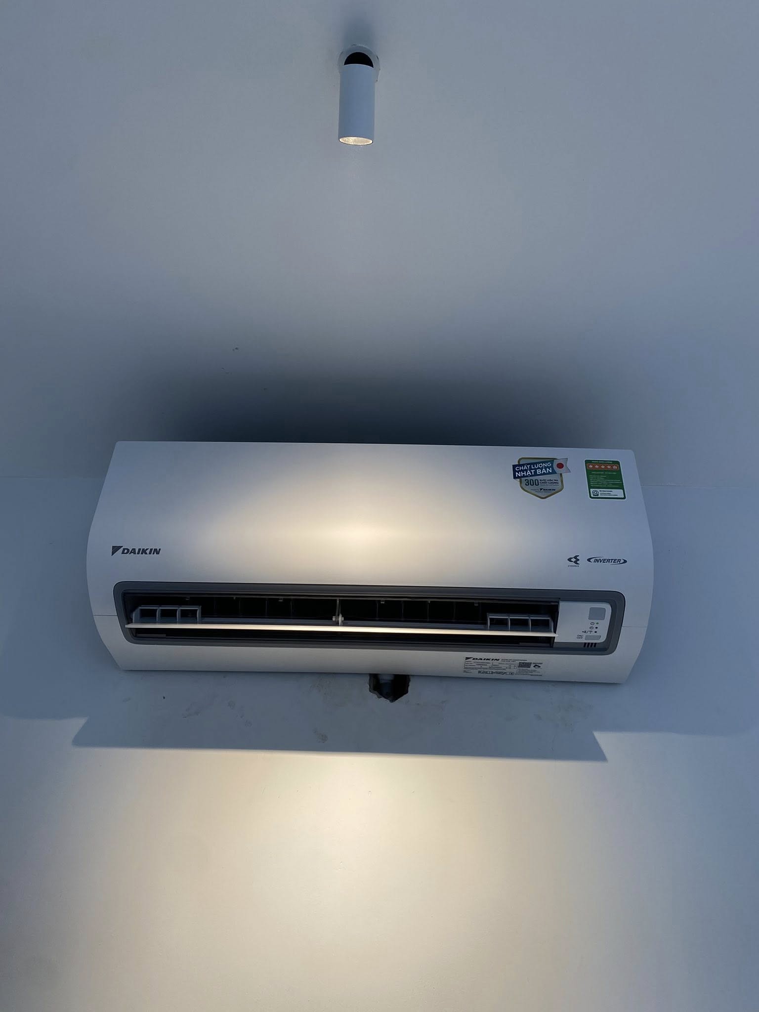 Tổng hợp về một số các đặc điểm nổi bật của điều hòa Daikin 24000btu FTKF71ZVMV