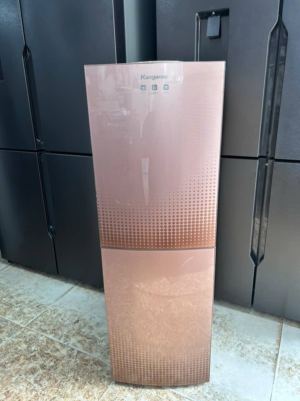 Mô tả chi tiết cây nước nóng lạnh Kangaroo KG58A3 thiết kế hiện đại, làm nóng lạnh nhanh, tiết kiệm điện