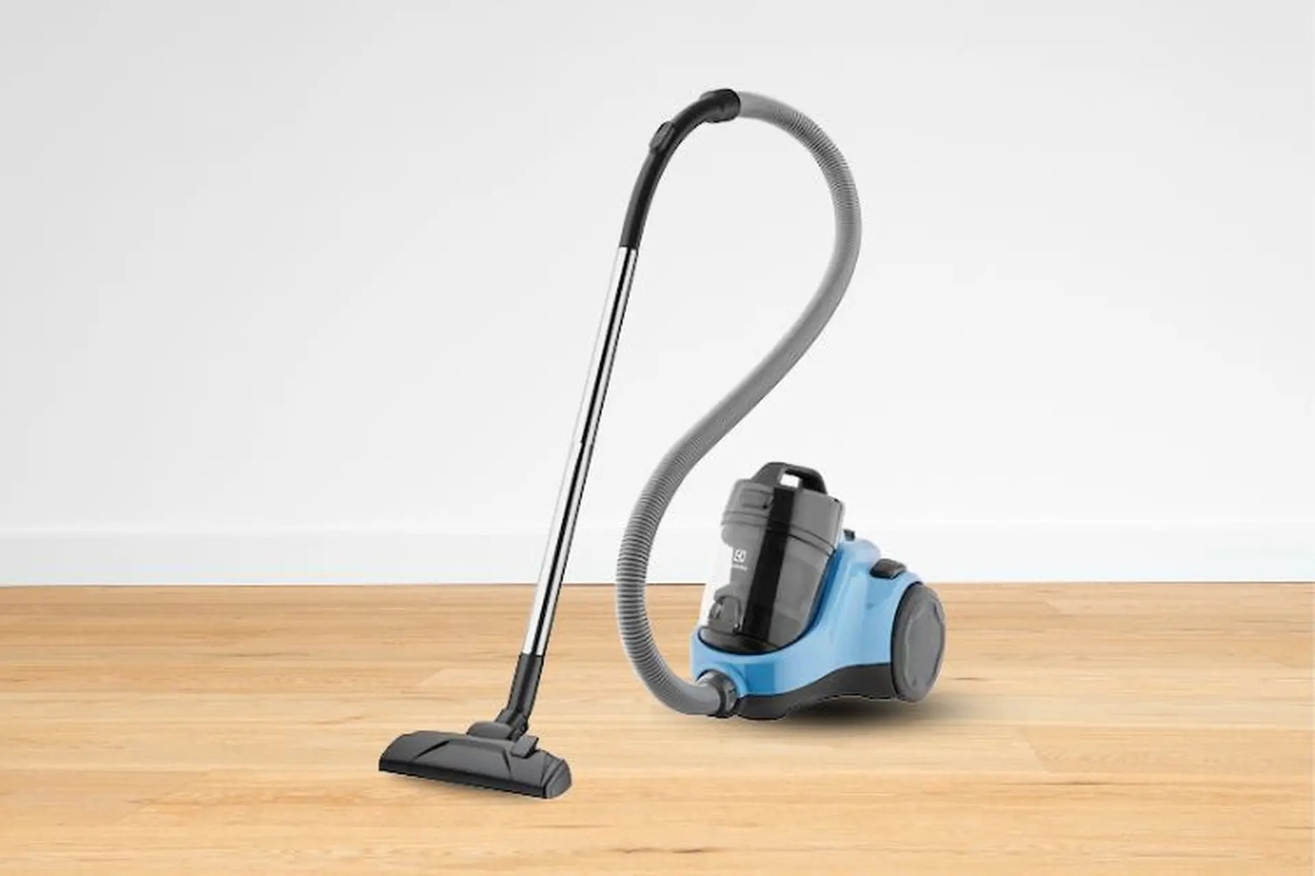 Máy hút bụi Electrolux EC31-2BB hiệu suất mạnh mẽ, thiết kế hiện đại đáp ứng mọi nhu cầu vệ sinh