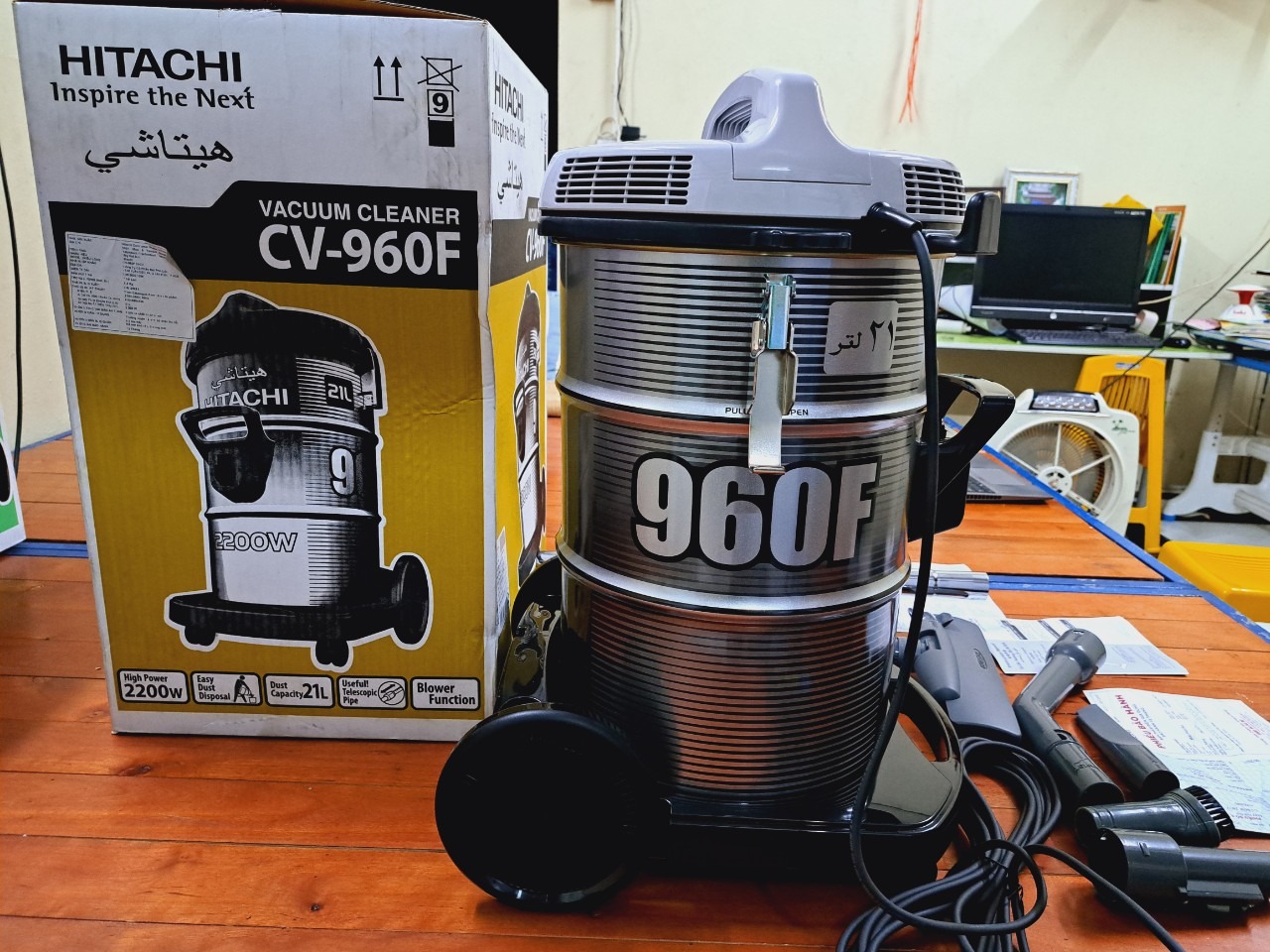 Đánh giá máy hút bụi Hitachi CV-960F sức mạnh hút lý tưởng cho môi trường công nghiệp