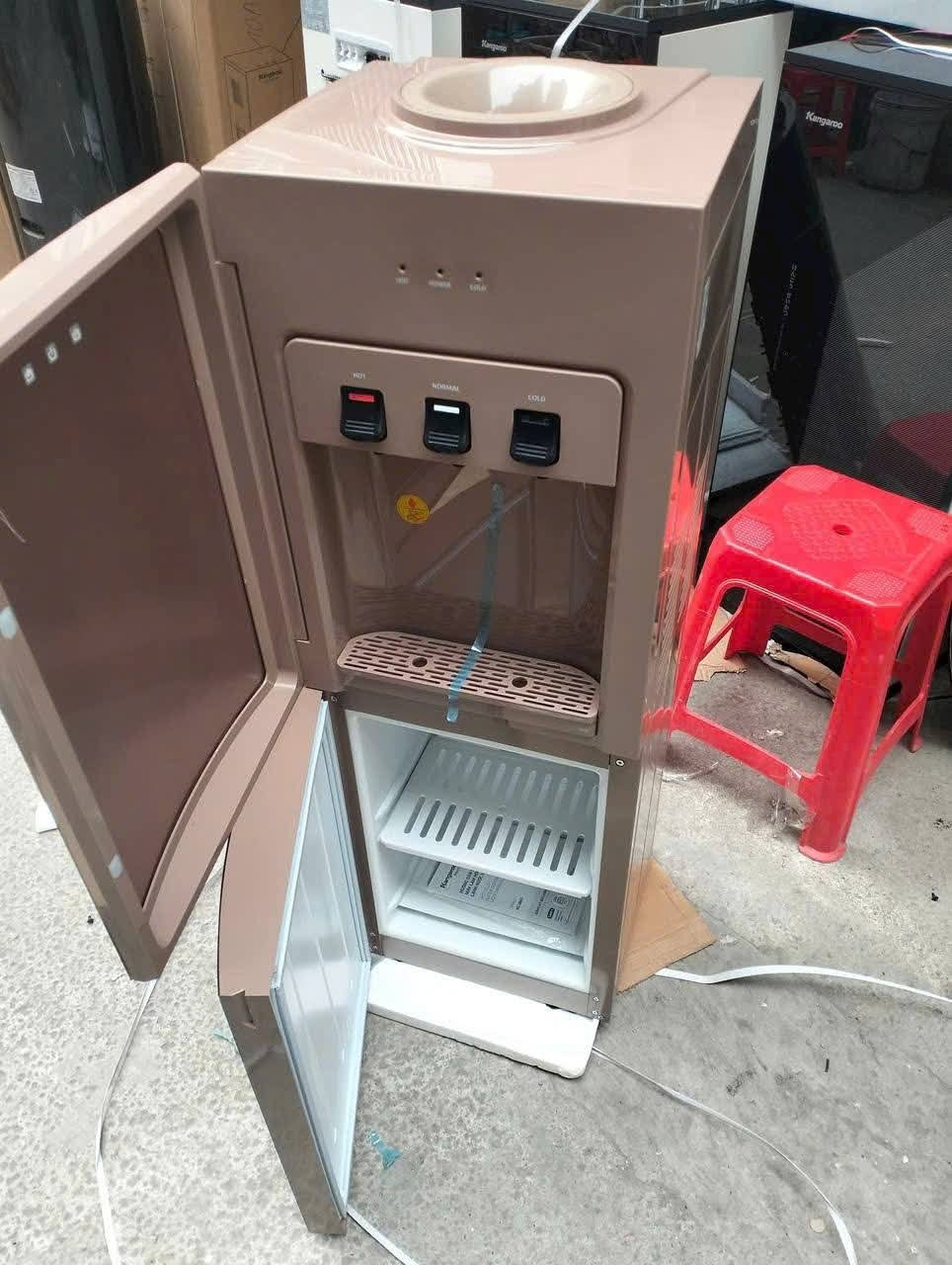 Mô tả chi tiết cây nước nóng lạnh Kangaroo KG58A3 thiết kế hiện đại, làm nóng lạnh nhanh, tiết kiệm điện