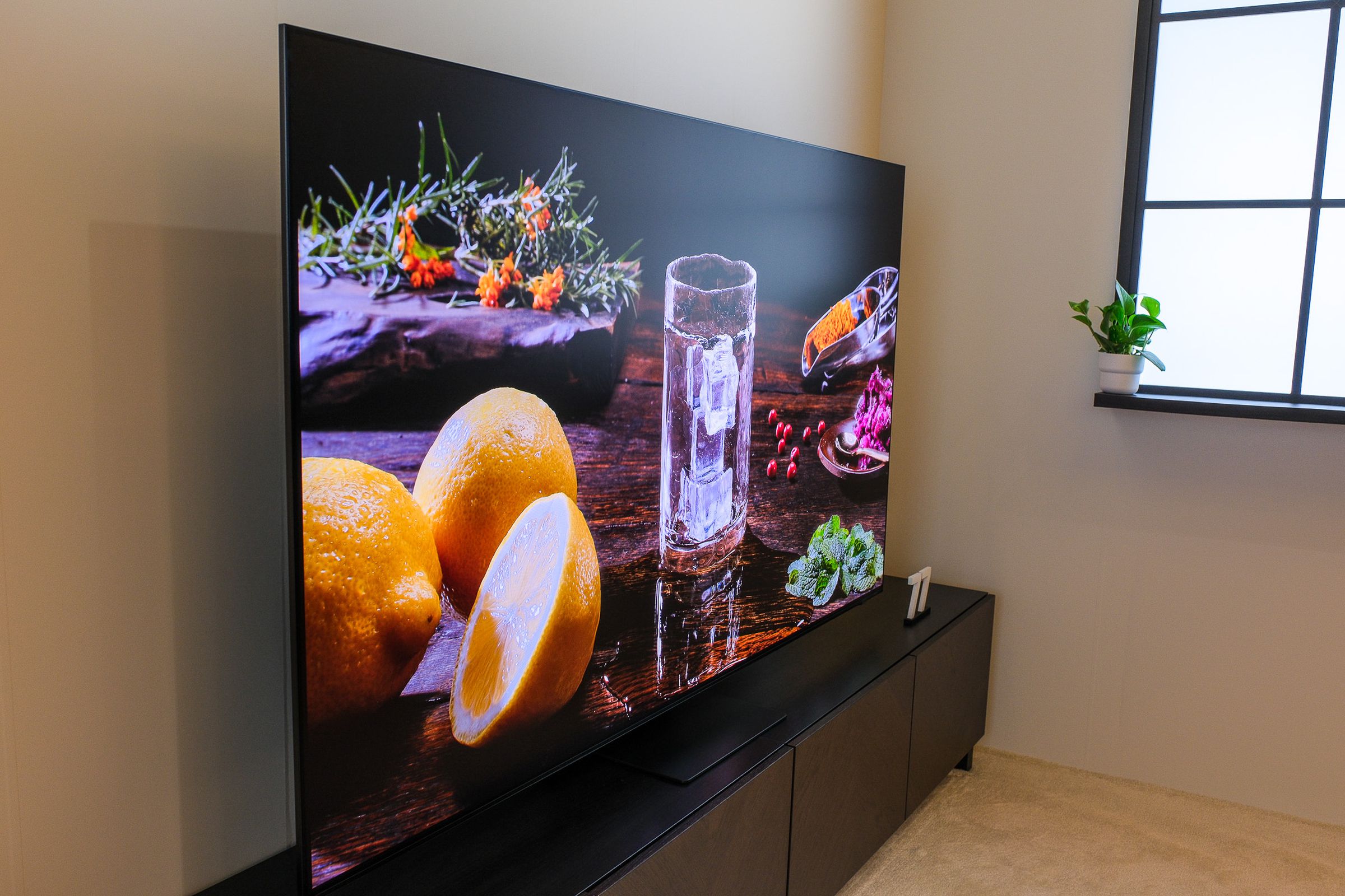 So sánh tivi Sony K-55XR80M2 và tivi LG OLED55G5PSA, tivi OLED nào đáng giá?