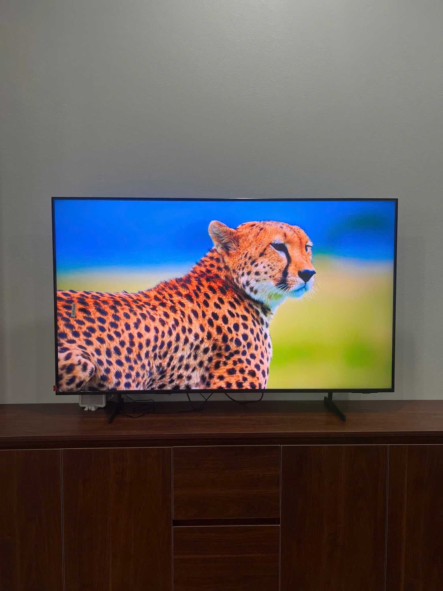 Đánh giá chi tiết về ưu nhược điểm của smart tivi Samsung QLED QA55Q7FA giá rẻ