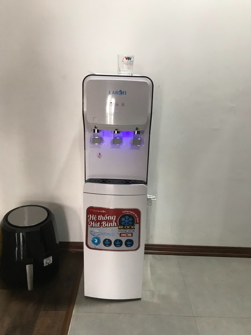 Đánh giá cây nước nóng lạnh Karofi HC18 thiết kế đẹp, công nghệ ổn định