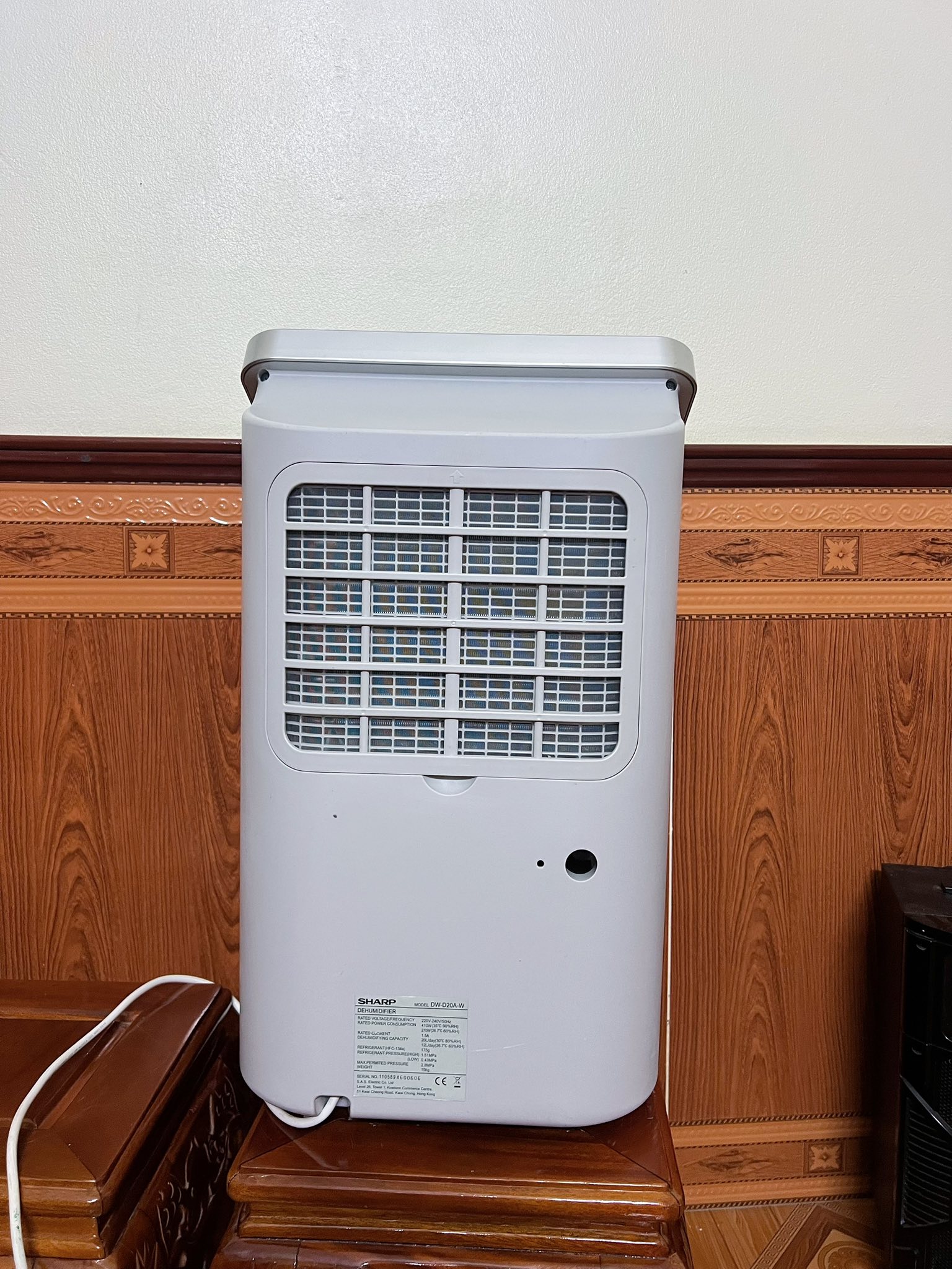 Đánh giá chi tiết về máy hút ẩm Sharp DW-D20A-W có tốt không, ưu nhược điểm là gì?