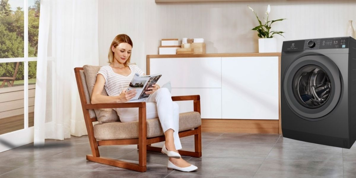 Trải nghiệm thực tế máy giặt sấy Electrolux giá rẻ EWW1023P5SC có thực sự đáng tiền với công nghệ UltraMix và FullWash 45?