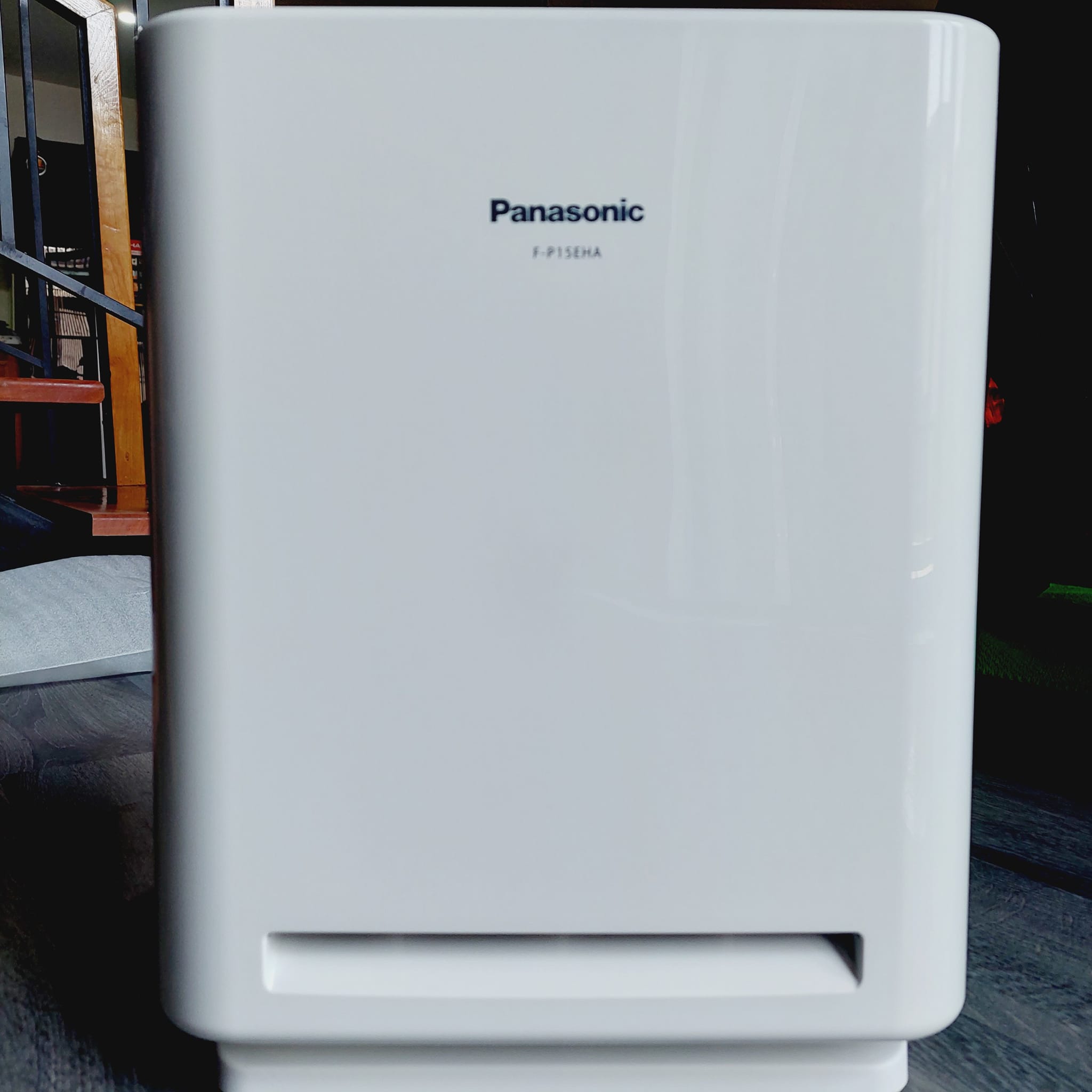 Có nên mua máy lọc không khí Panasonic giá rẻ F-P15EHA hay không?