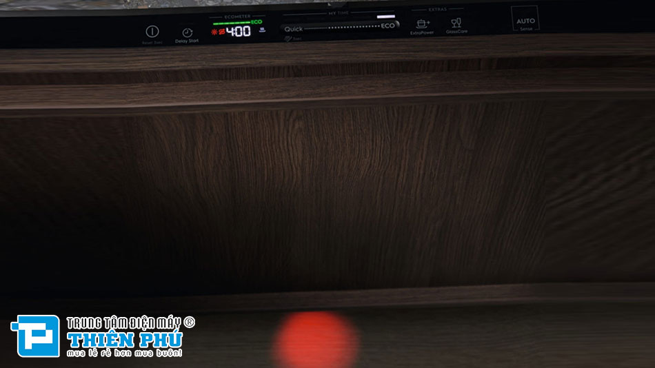 Đánh giá thiết kế của máy rửa bát Electrolux EEM48300L