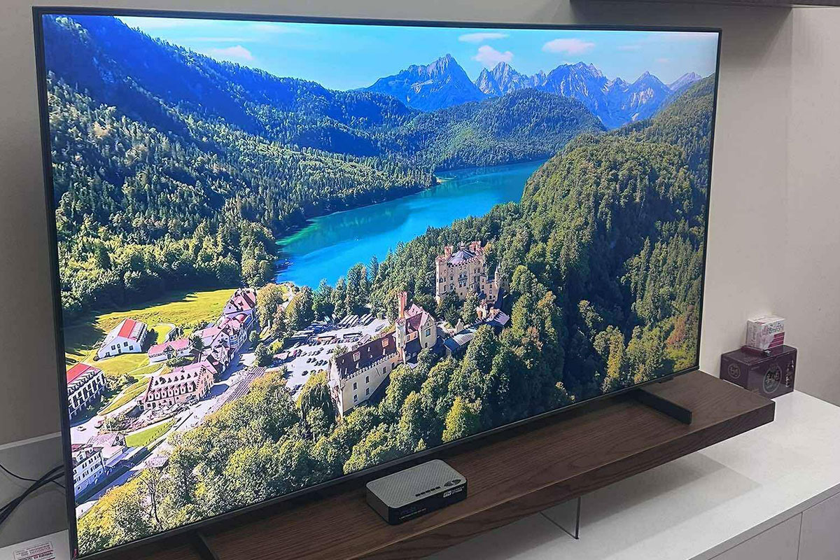 Đánh giá chi tiết chất lượng của tivi Samsung 65 inch 4K UA65U8500F có phù hợp với mức giá?