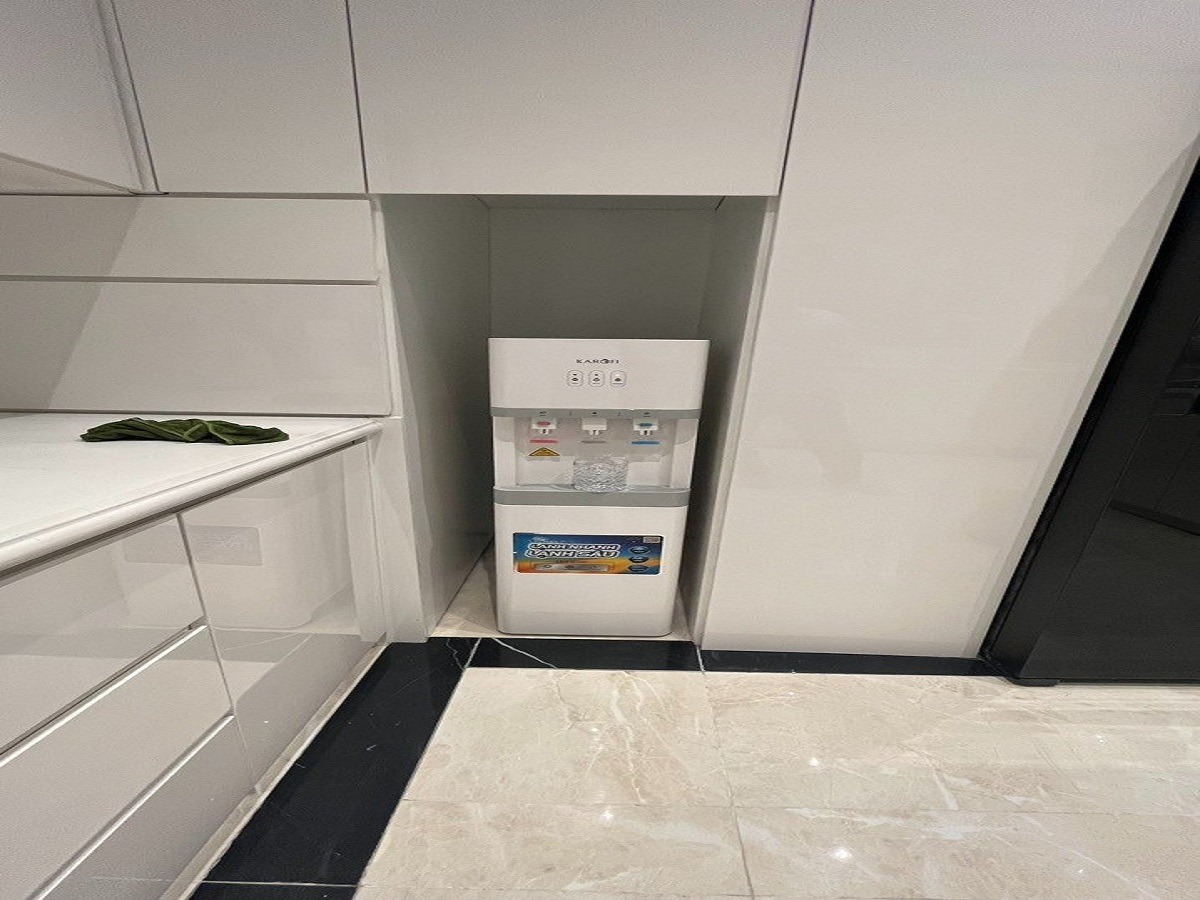 Cây nước nóng lạnh nguội Karofi HCV209 thiết kế thông minh, vận hành bền bỉ