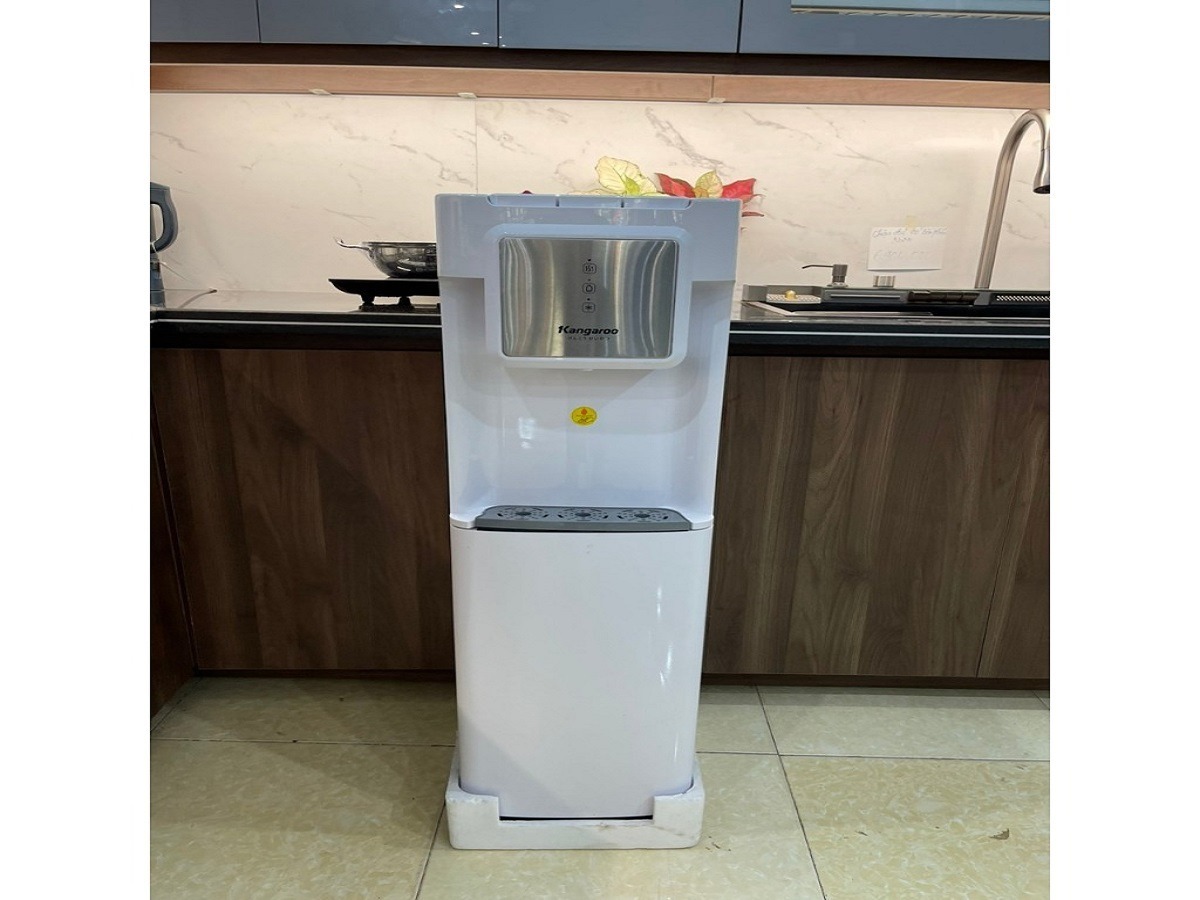 Cây nước nóng lạnh Kangaroo KG60A3 thiết kế đẹp, làm nóng lạnh nhanh