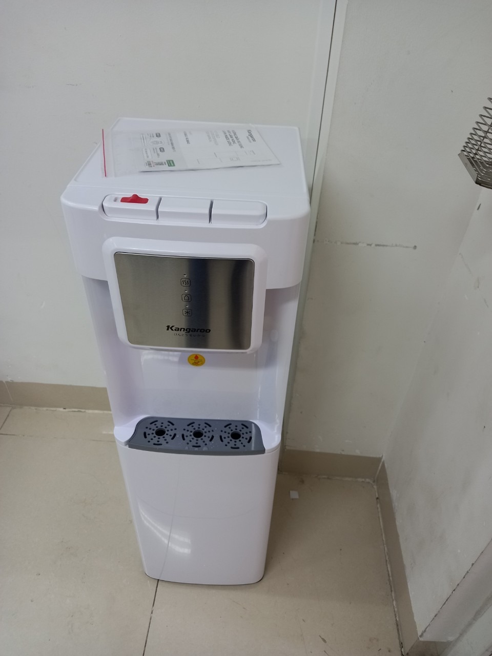 Cây nước nóng lạnh KG60A3 Kangaroo đáp ứng mọi nhu cầu nước uống hàng ngày