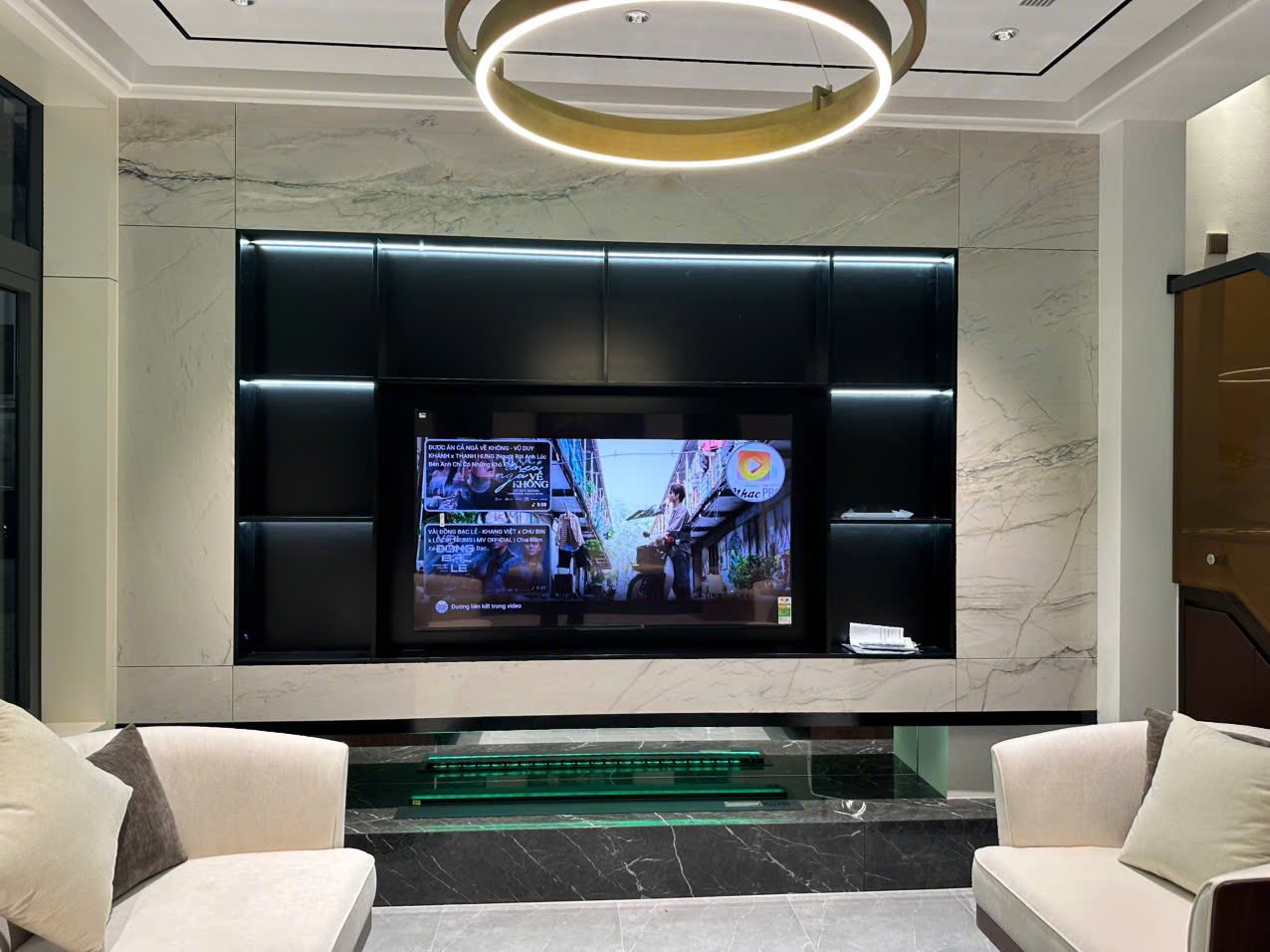 Trải nghiệm rạp phim tại gia cùng tivi Sony OLED K-65XR80M2 BRAVIA 8 II với độ tương phản tuyệt đối