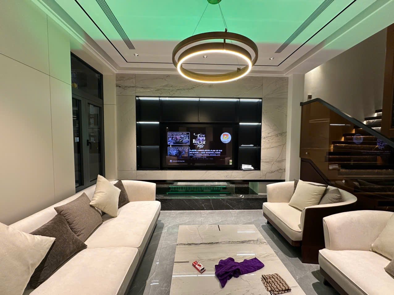 Trải nghiệm rạp phim tại gia cùng tivi Sony OLED K-65XR80M2 BRAVIA 8 II với độ tương phản tuyệt đối