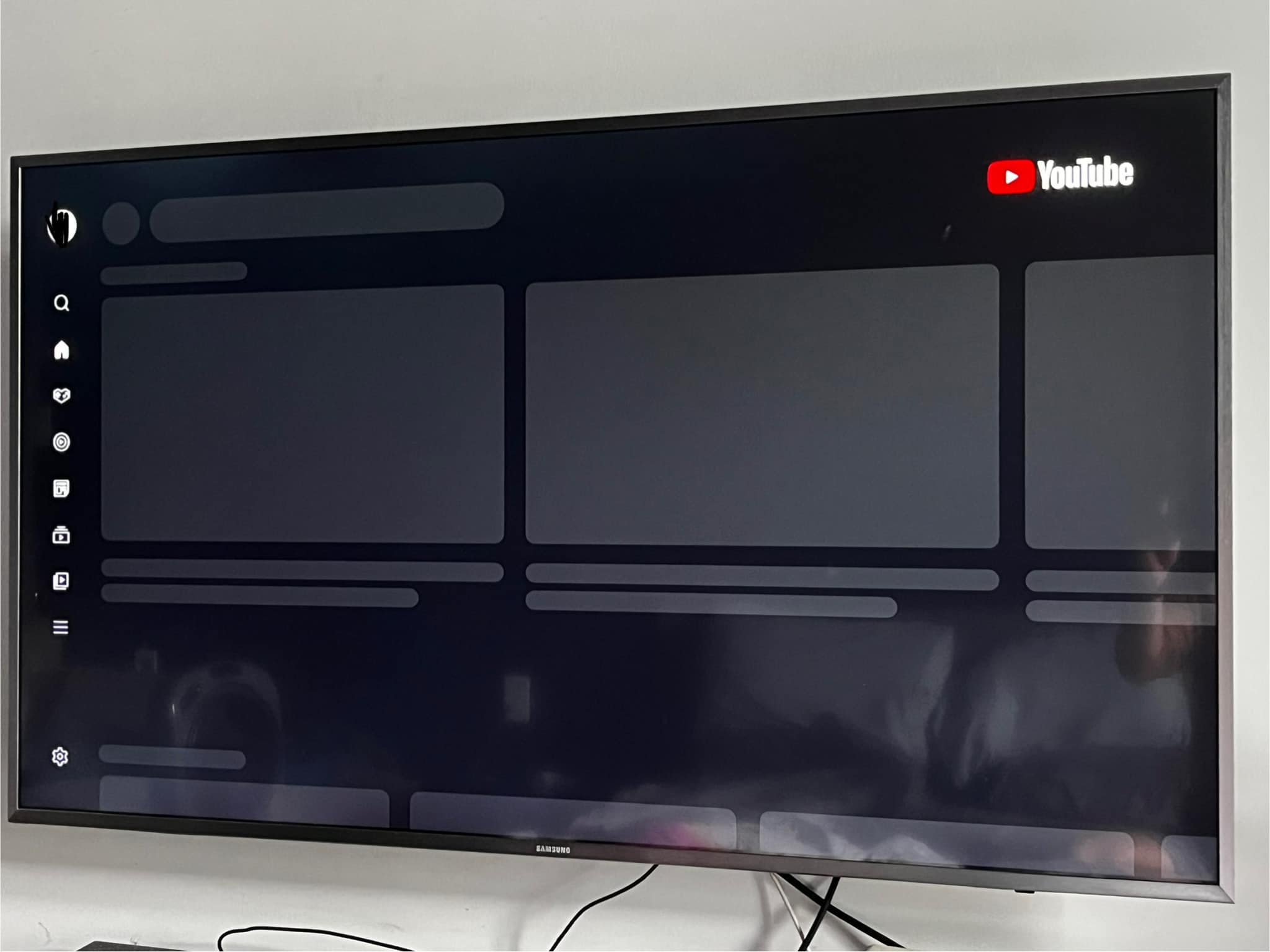 Làm sao để màn hình tivi không nhanh xuống cấp? Chia sẻ những bí kíp giúp kéo dài tuổi thọ