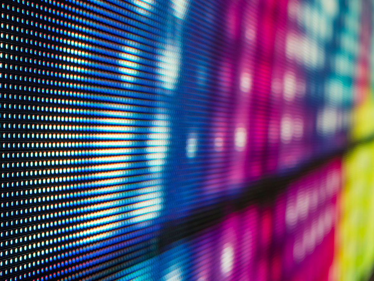 Tấm nền của tivi Sony K-55S20M2 là gì? Độ bền và khả năng hiển thị màu sắc thực tế ra sao?