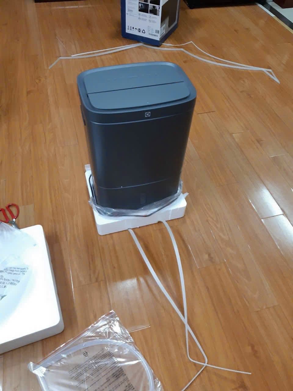 Máy lọc không khí hút ẩm Electrolux EDH16TRBD3, mua 1 mà được đến 2 công dụng