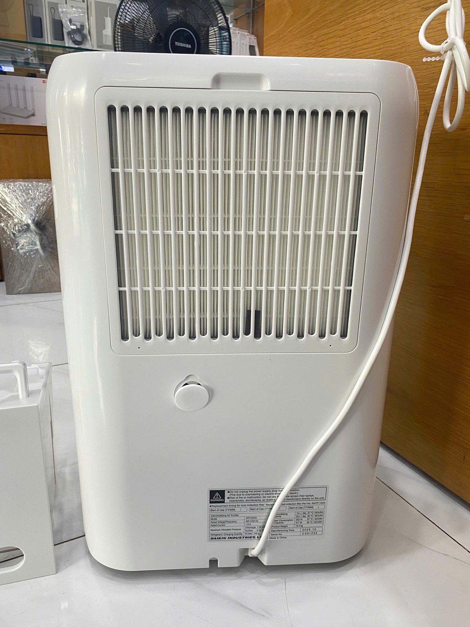Review máy lọc không khí hút ẩm Daikin JPF12AV2, nhỏ gọn nhưng mạnh mẽ