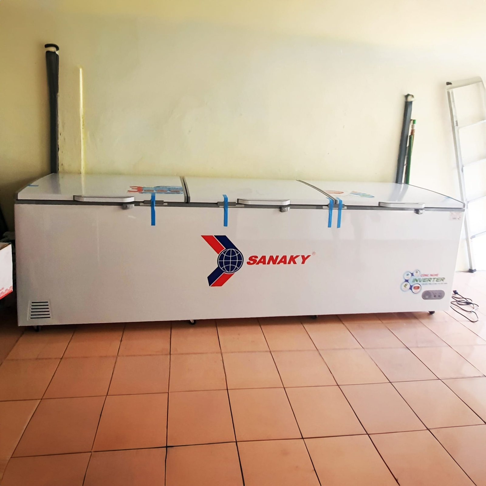 Review chi tiết tủ đông Sanaky VH-1399HY4K: Công nghệ, độ bền và hiệu suất làm lạnh