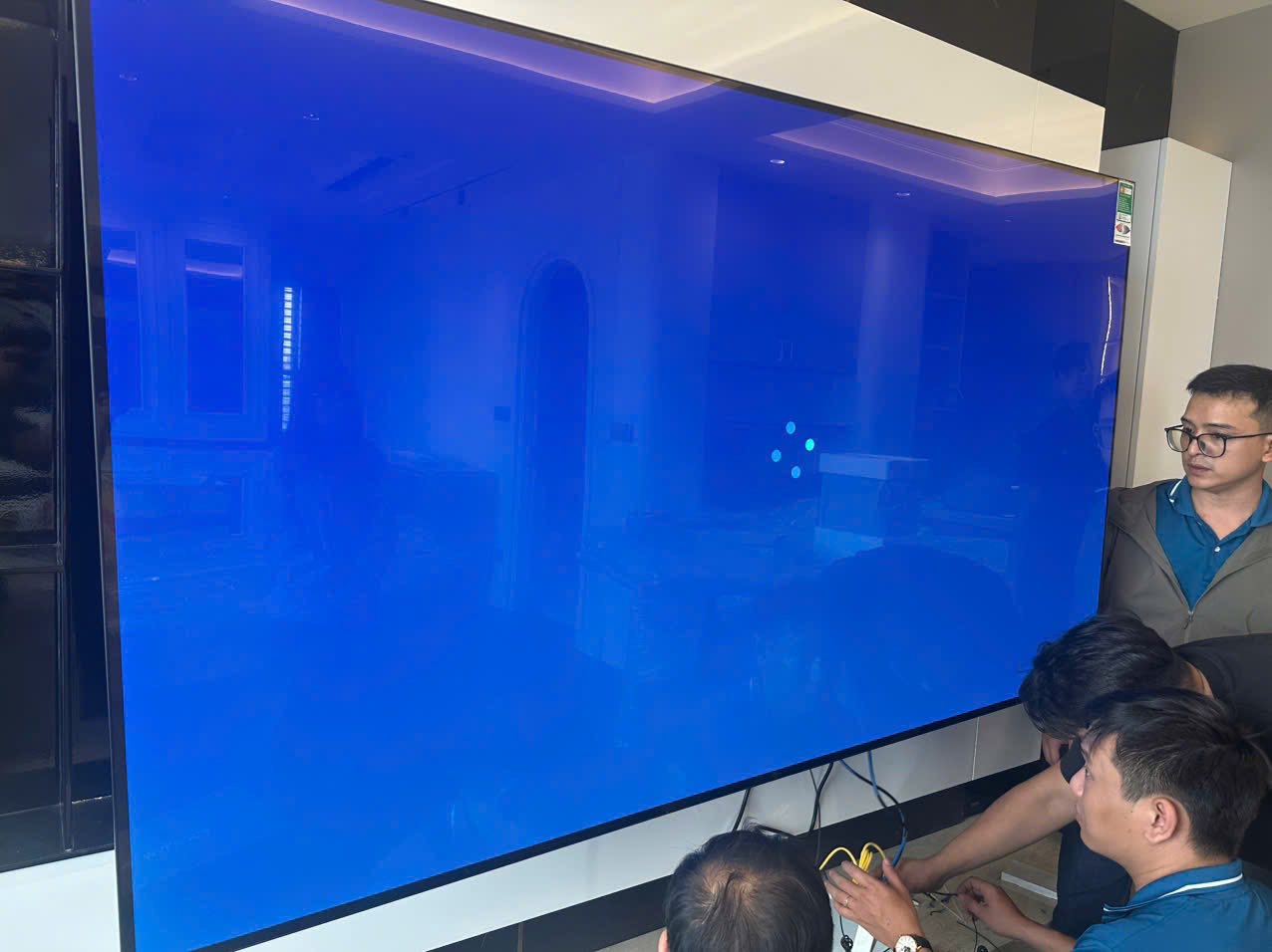 Test độ sáng và độ tương phản của tivi Samsung 77 inch OLED QA77S90FAEXXV