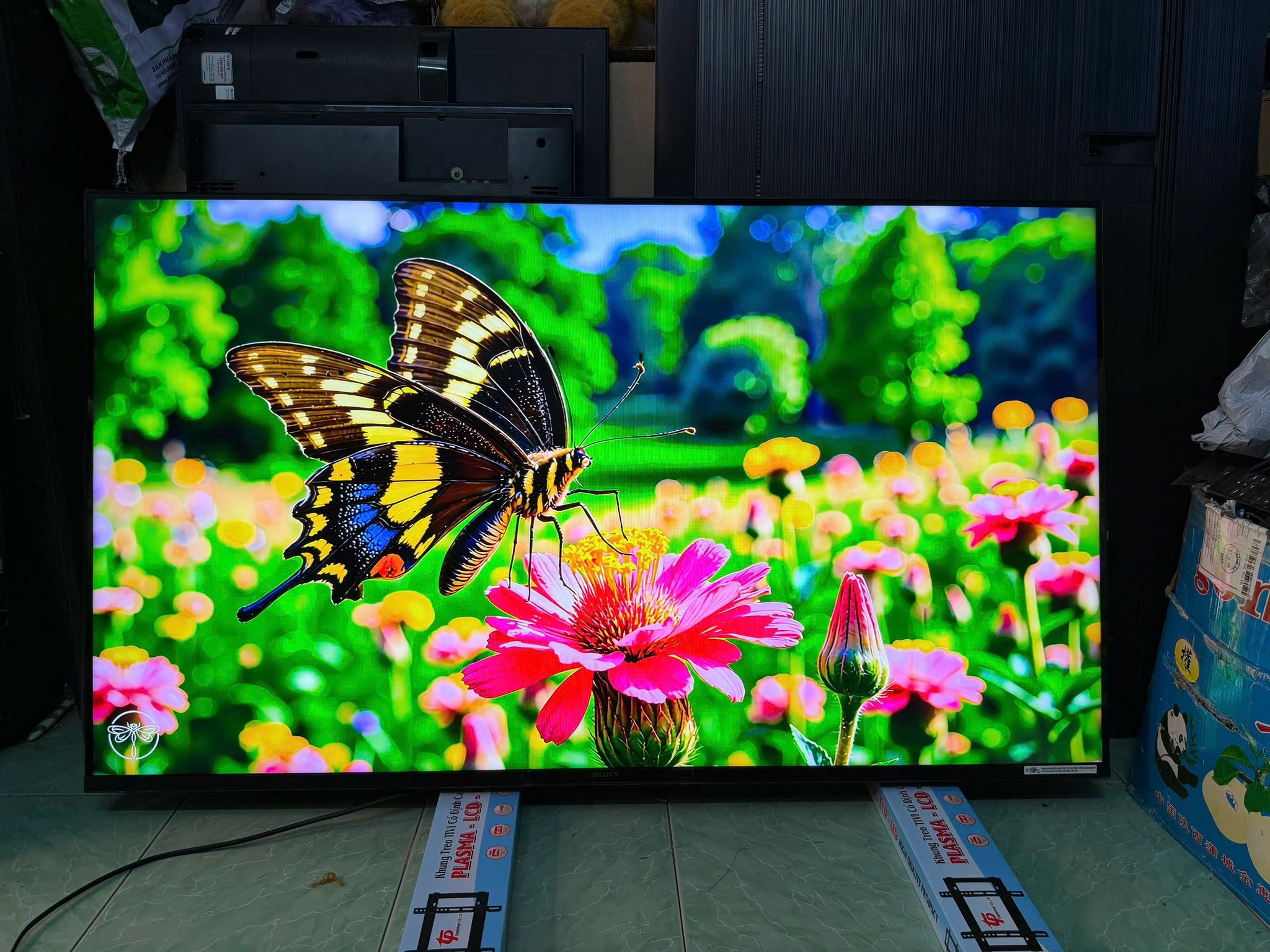 Kích thước tivi Sony 65 inch K-65S20M2 thì khoảng cách ngồi xem bao nhiêu là chuẩn nhất?