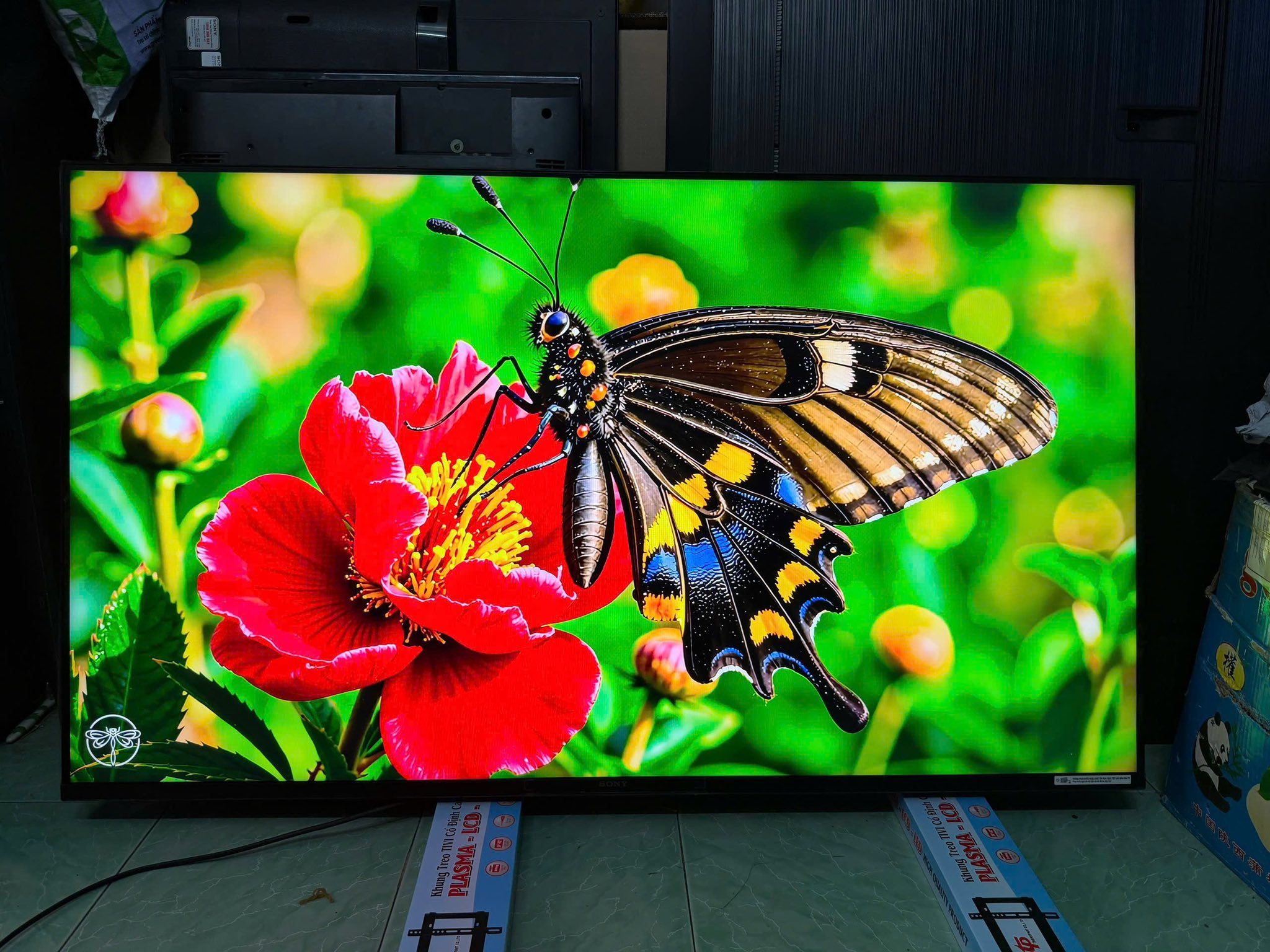 Kích thước tivi Sony 65 inch K-65S20M2 thì khoảng cách ngồi xem bao nhiêu là chuẩn nhất?