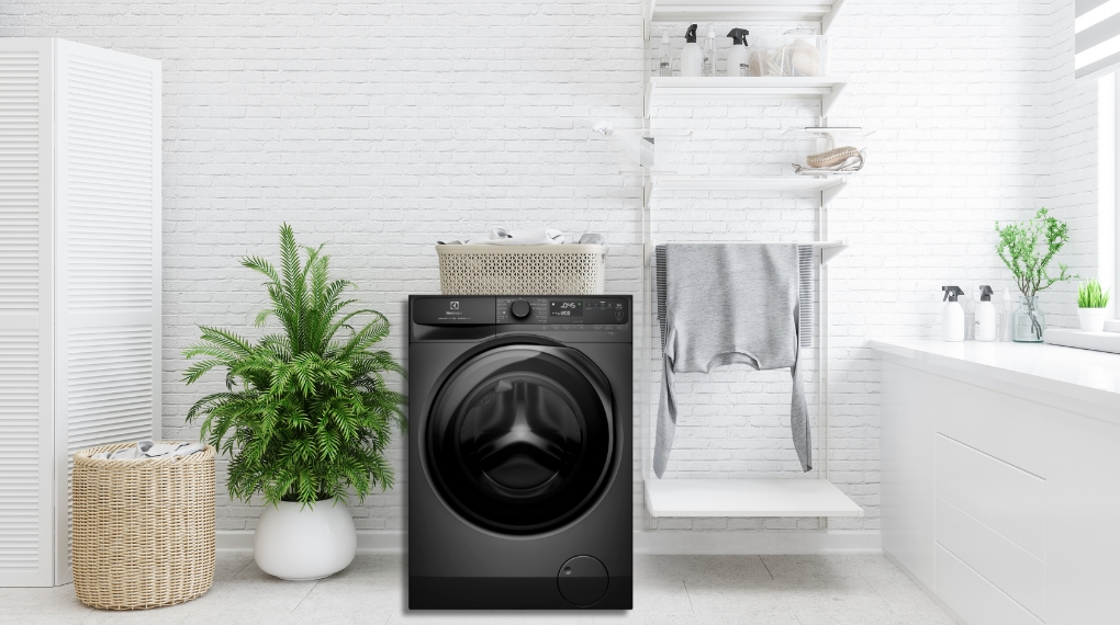Bí quyết giữ mới quần áo lụa và Cotton cao cấp với công nghệ DelicatesPlus trên máy giặt Electrolux 11kg EWF1143R7SC