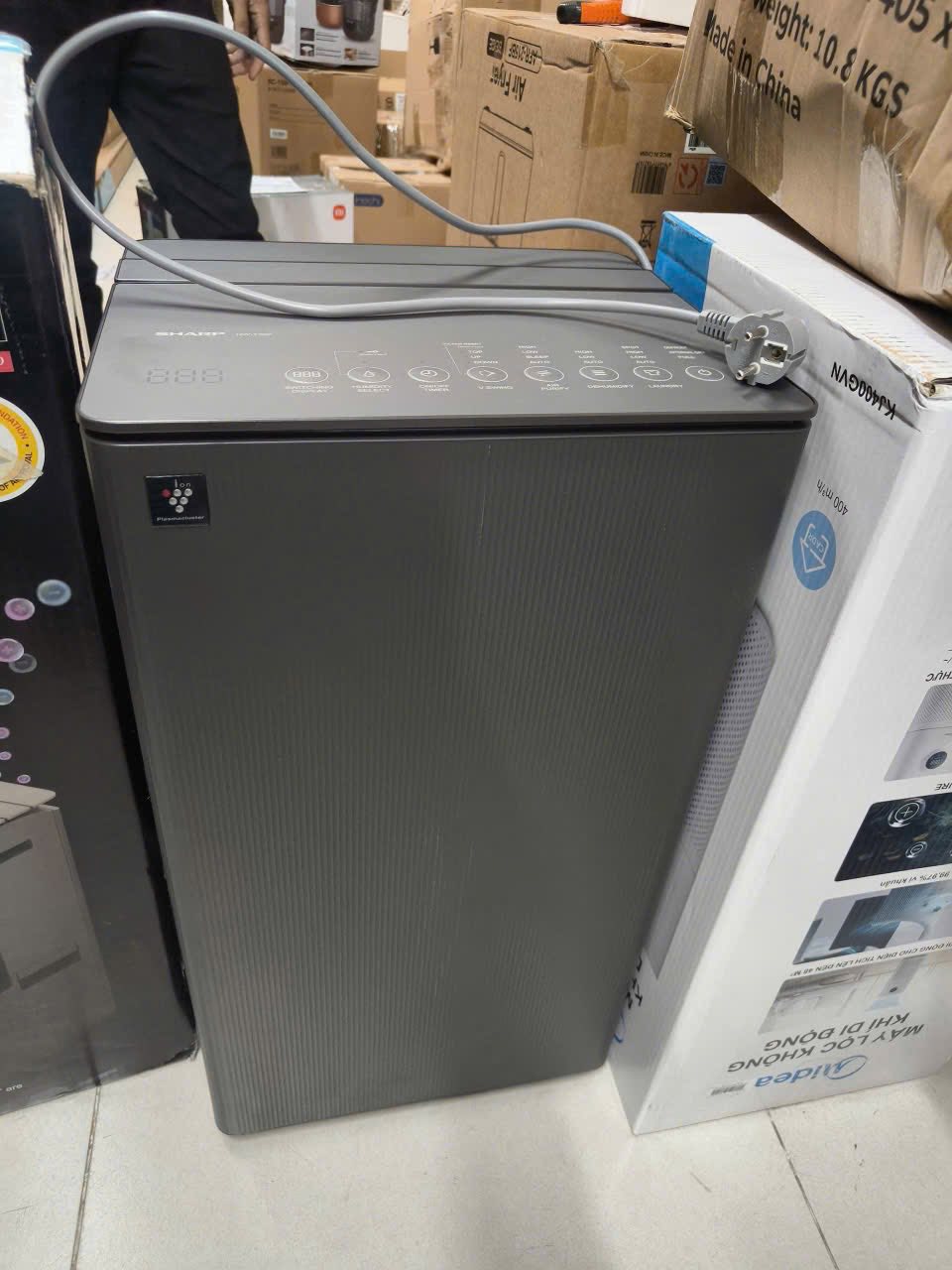 Bảo vệ sức khỏe gia đình mùa mưa với máy lọc không khí và hút ẩm Sharp DW-T30FV-H