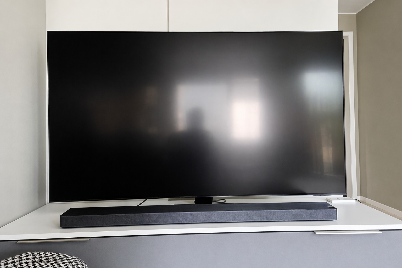 Đánh giá tấm nền Mini LED trên tivi Samsung QA55QN90F, độ sáng và tương phản thực tế