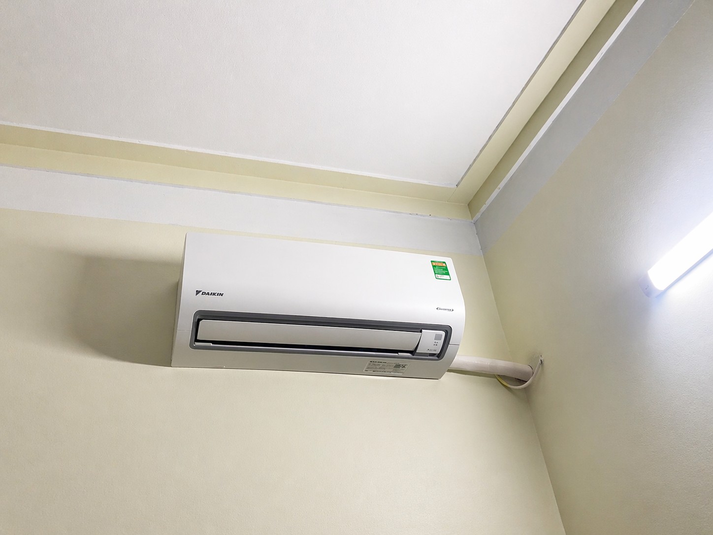 Bật cả đêm chỉ hết vài nghìn tiền điện chỉ có thể là điều hòa Daikin inverter FTKF25ZVMV