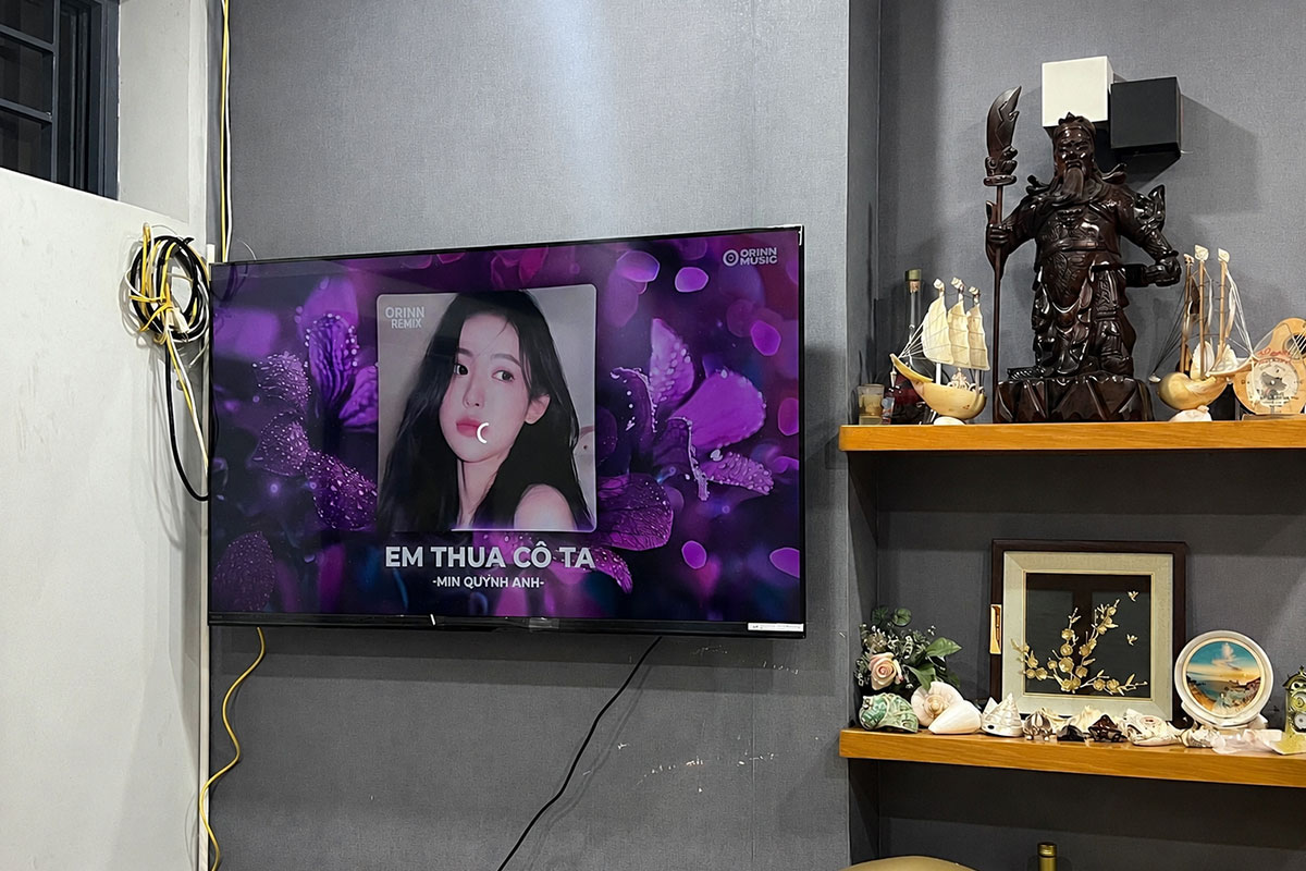 Kích thước tivi Sony K-50S25VM2 bao nhiêu? Cách chọn kệ và khoảng cách xem an toàn