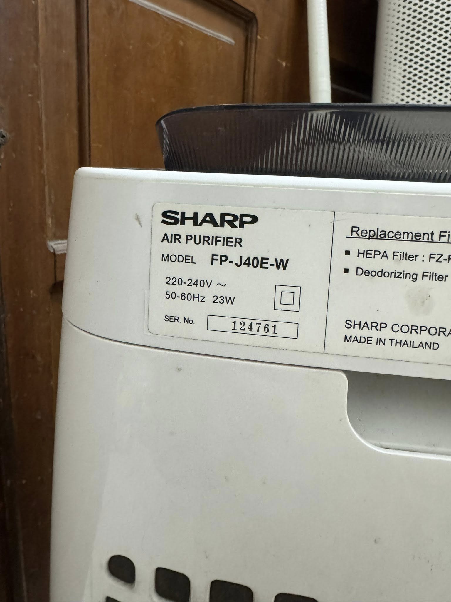 Có nên mua máy lọc không khí Sharp FP-J40E-W không, ưu nhược điểm cần biết rõ?