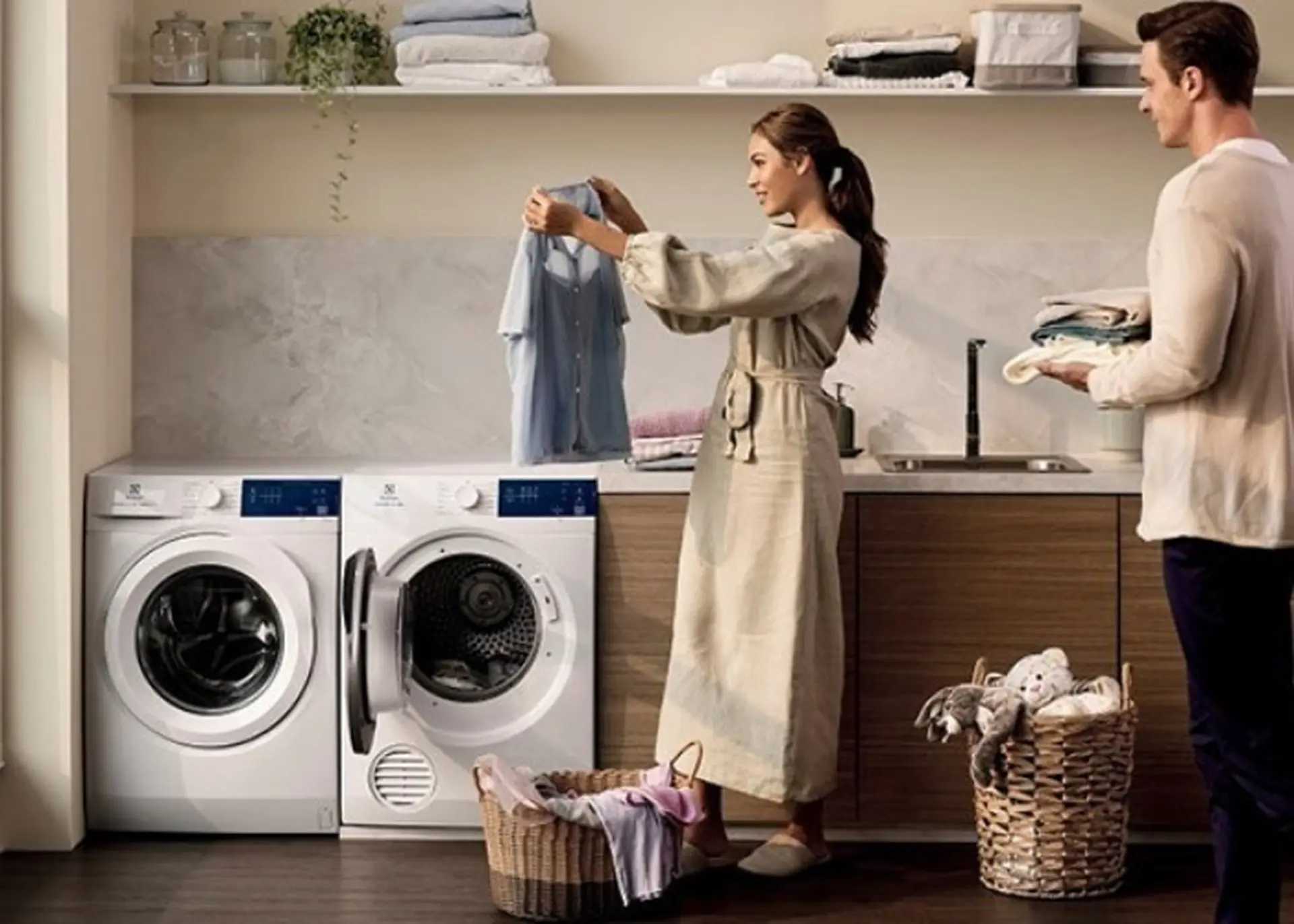 Máy giặt sấy Electrolux 9kg sấy 6kg EWW9024P3WC tiêu thụ khoảng bao nhiêu điện và nước mỗi lần giặt?