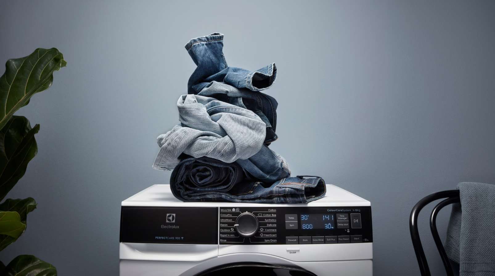 Sự khác biệt giữa máy giặt Electrolux 9kg EWF9023P5WC và EWF9023P5SC